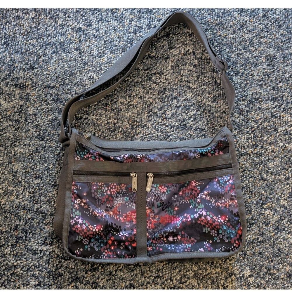 LESPORTSAC EVERYDAY ADJUSTABLE STRAP MEDIUM FLORAL PATTERN BAG